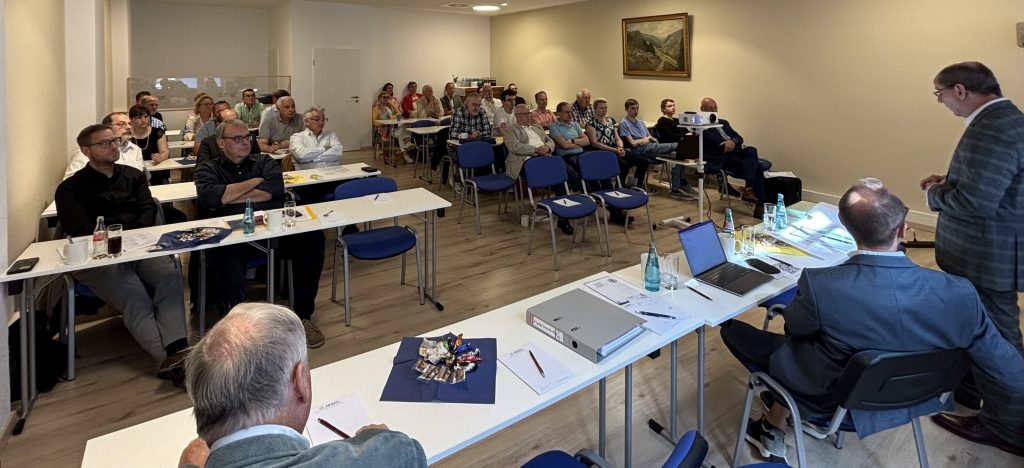 Aufmerksam verfolgten die Anwesenden die Mitgliederversammlung 2025