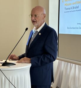 Justiziar Thomas A. Brückel wies auf rechtliche Aspekte beim Onlinehandel mit Münzen und Edelmetallen hin